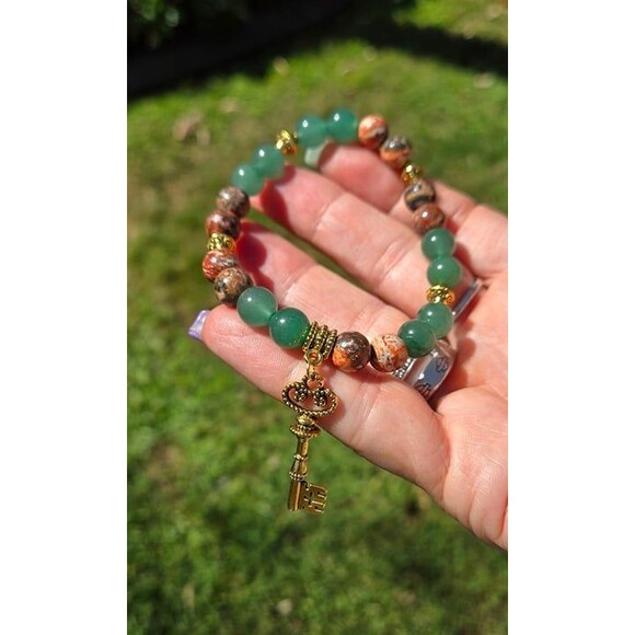 Leopard Jasper, Green Aventurine with Key Charm Bracelet - Picture 4 of 7